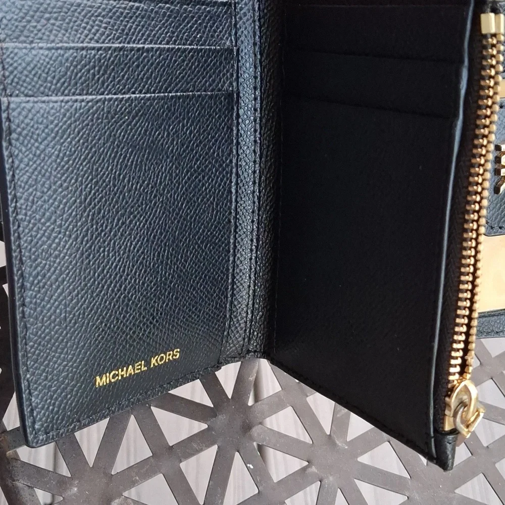 Michael Kors wallet - Picture 4 of 6